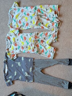 Kids 3T Dinosaur Pajama Set in Gray with Neon Accents - Simply Joys
